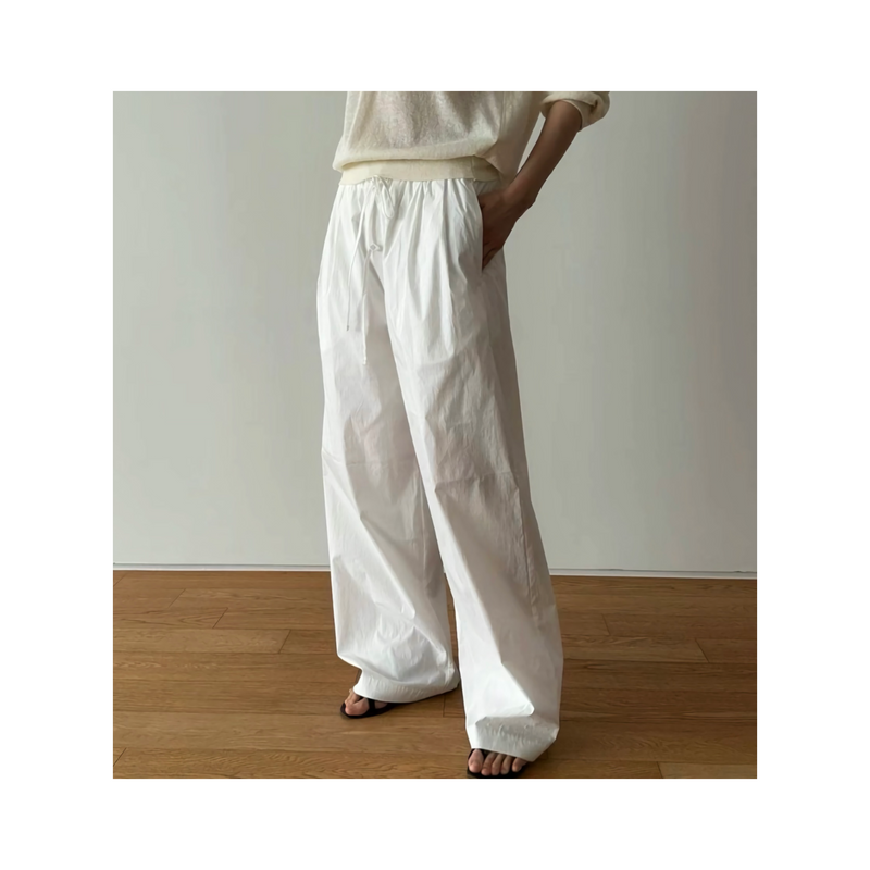 white shirrinpants