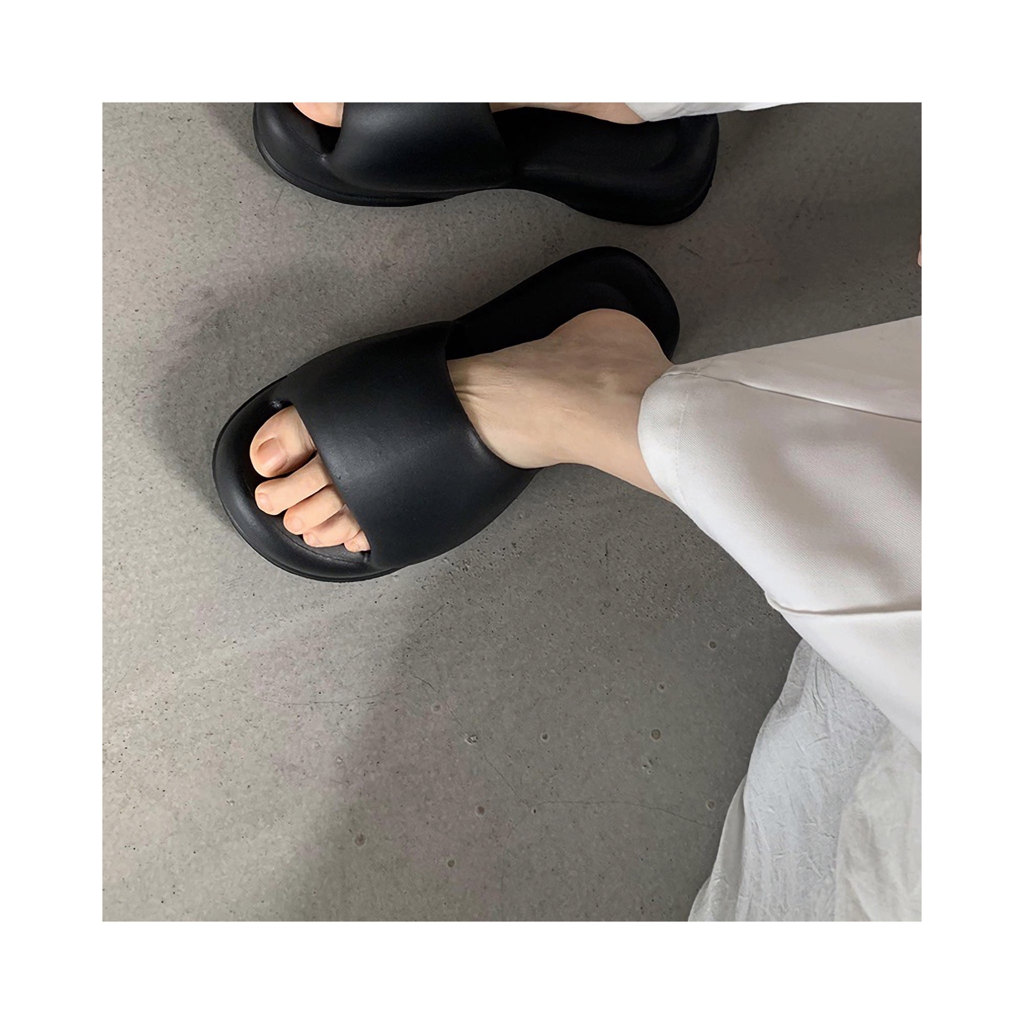 .Volume Sandal