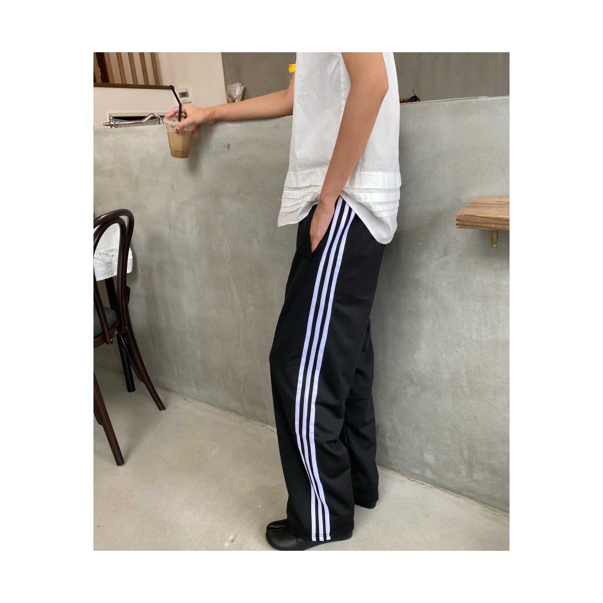 .embroidery collar blouse