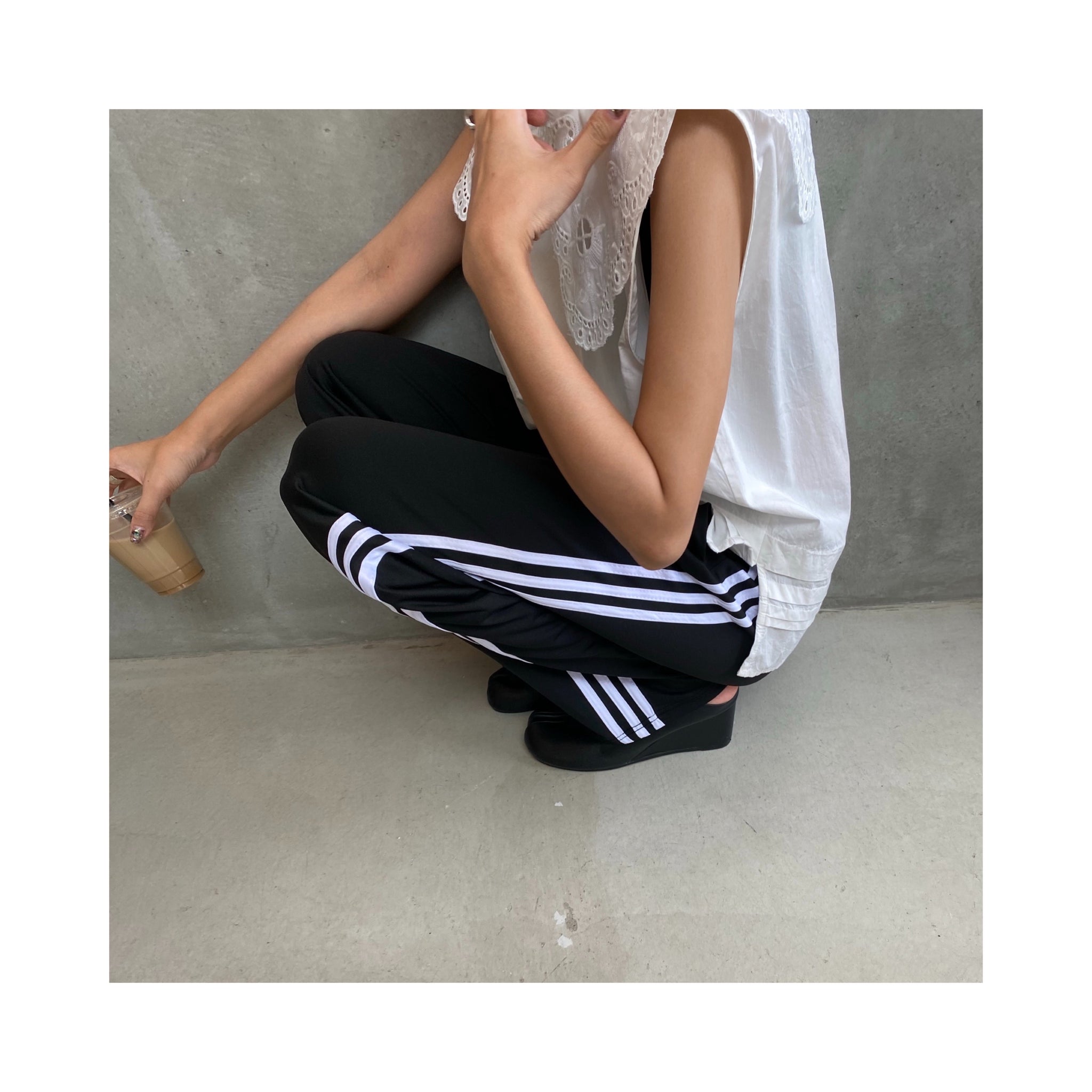 .embroidery collar blouse