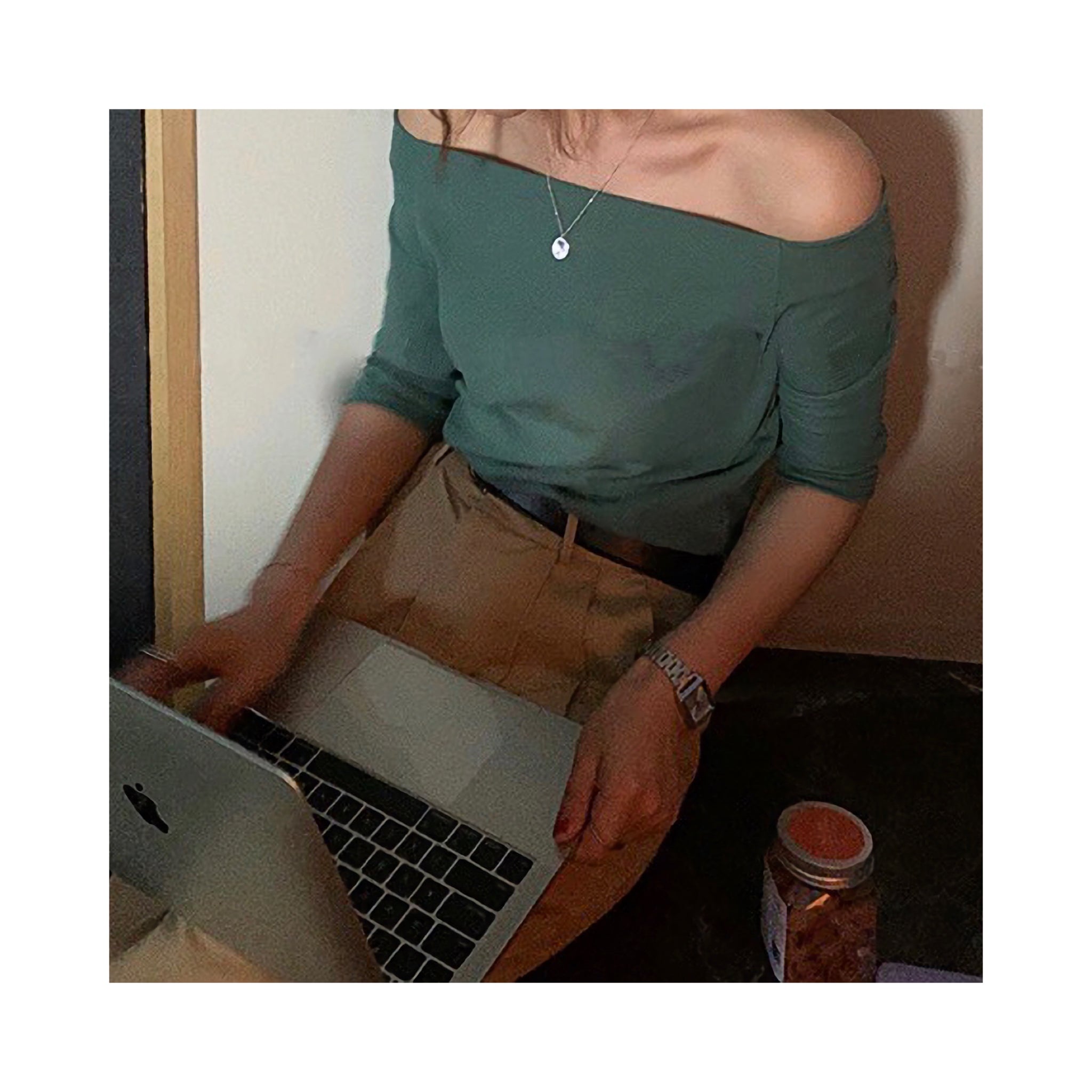 .cut offshoulder tops