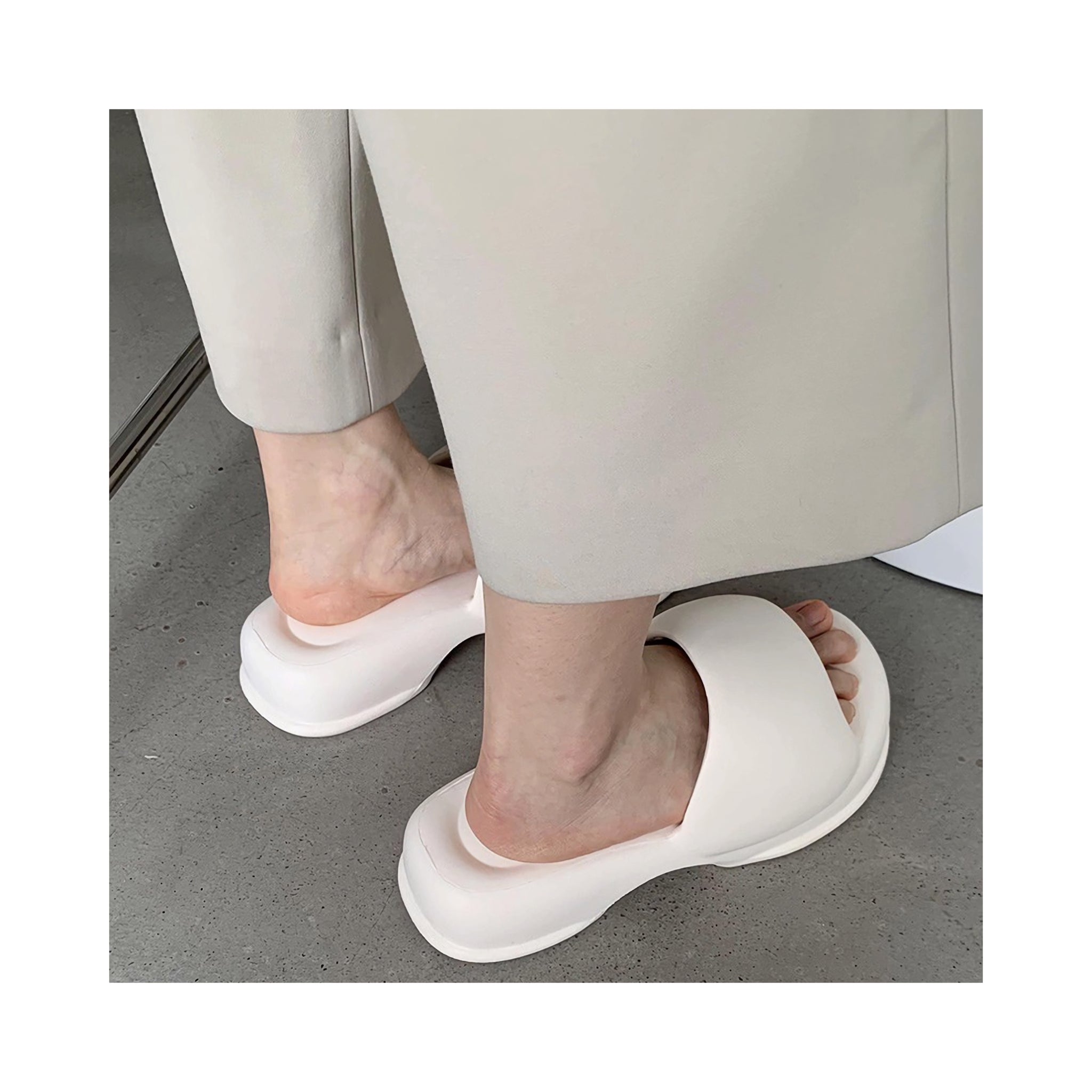 .Volume Sandal