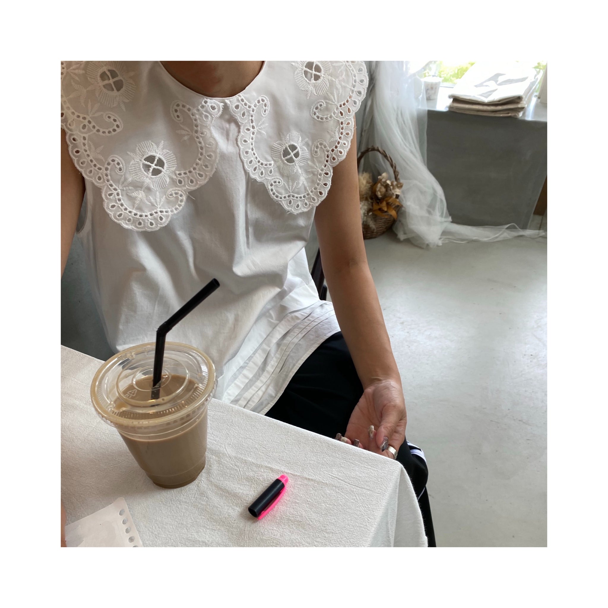 .embroidery collar blouse