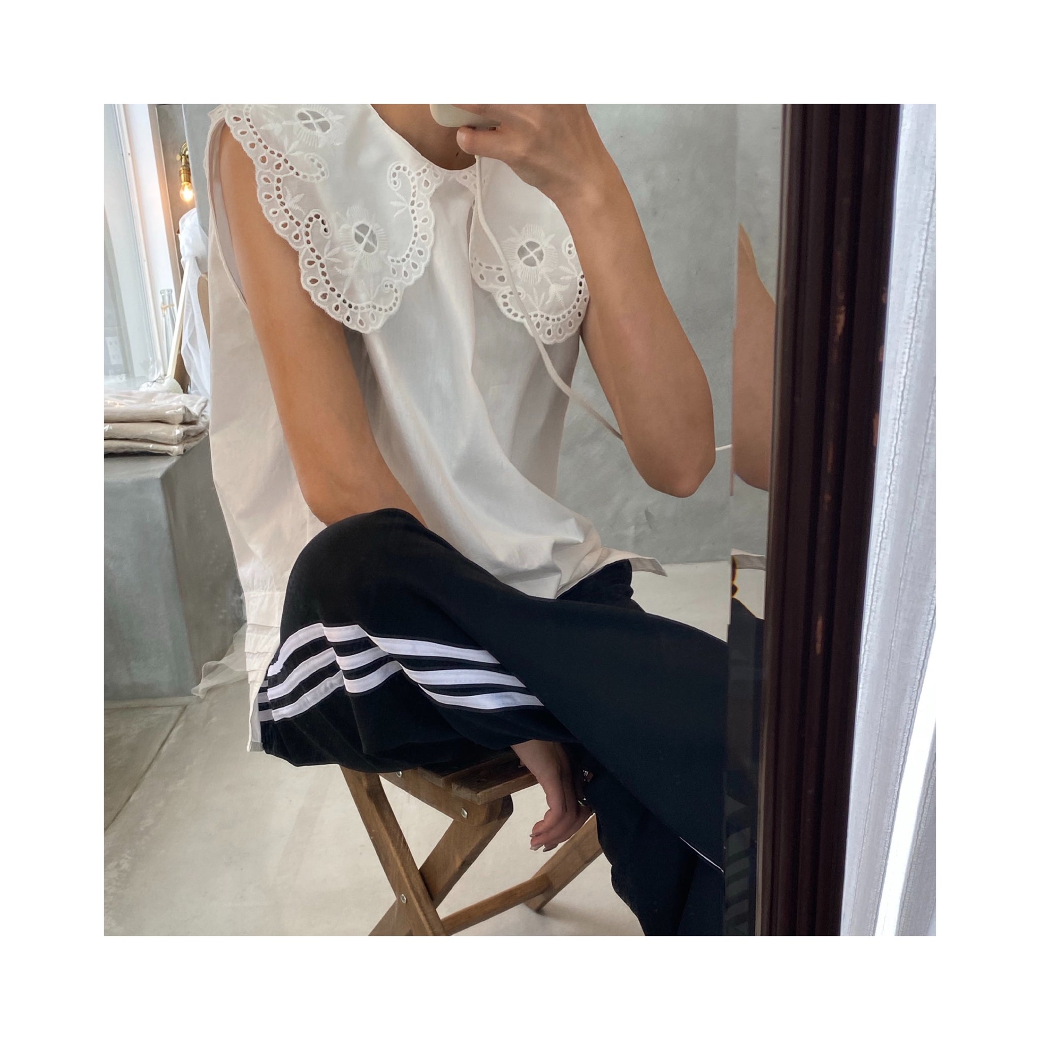 .embroidery collar blouse