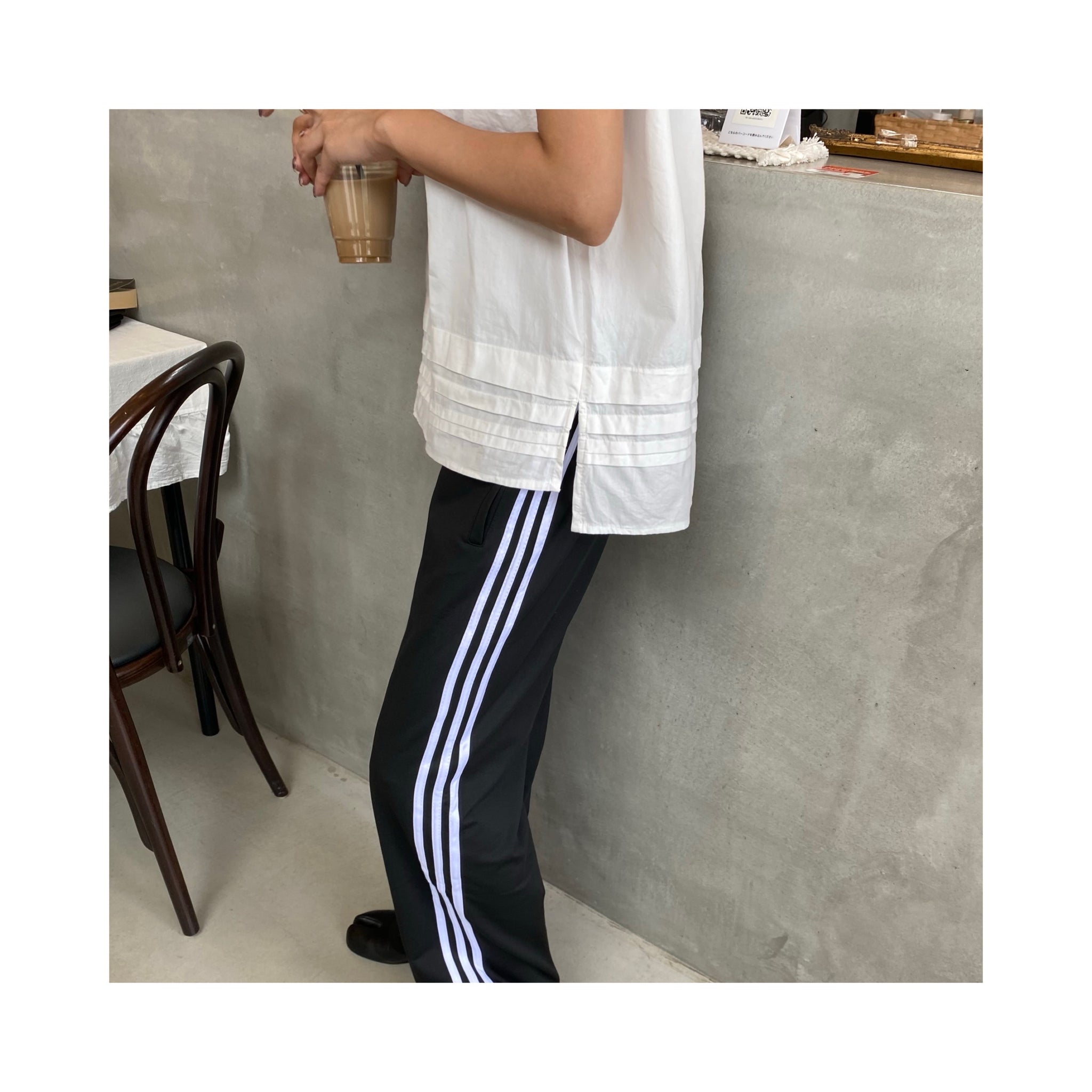 .embroidery collar blouse