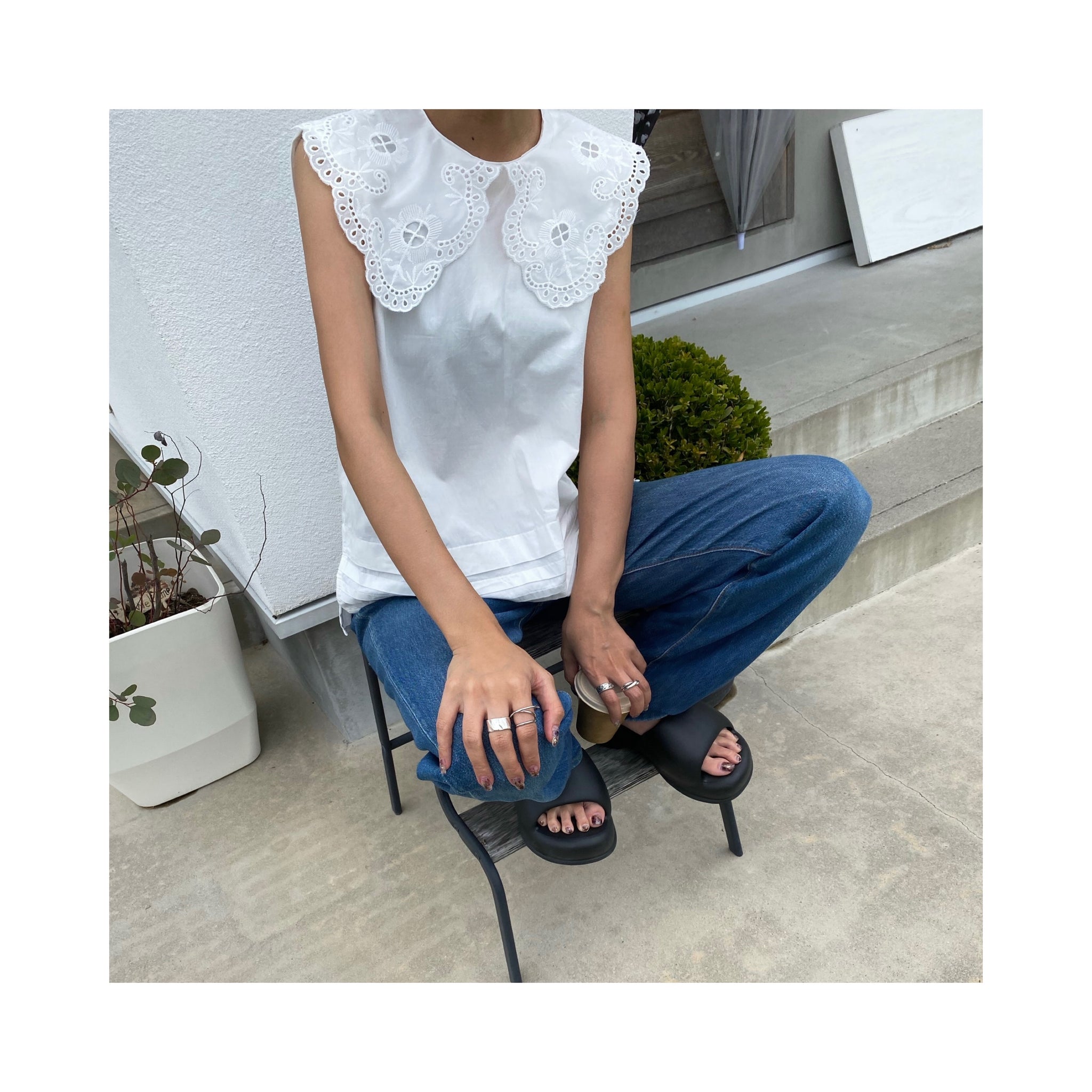 .embroidery collar blouse