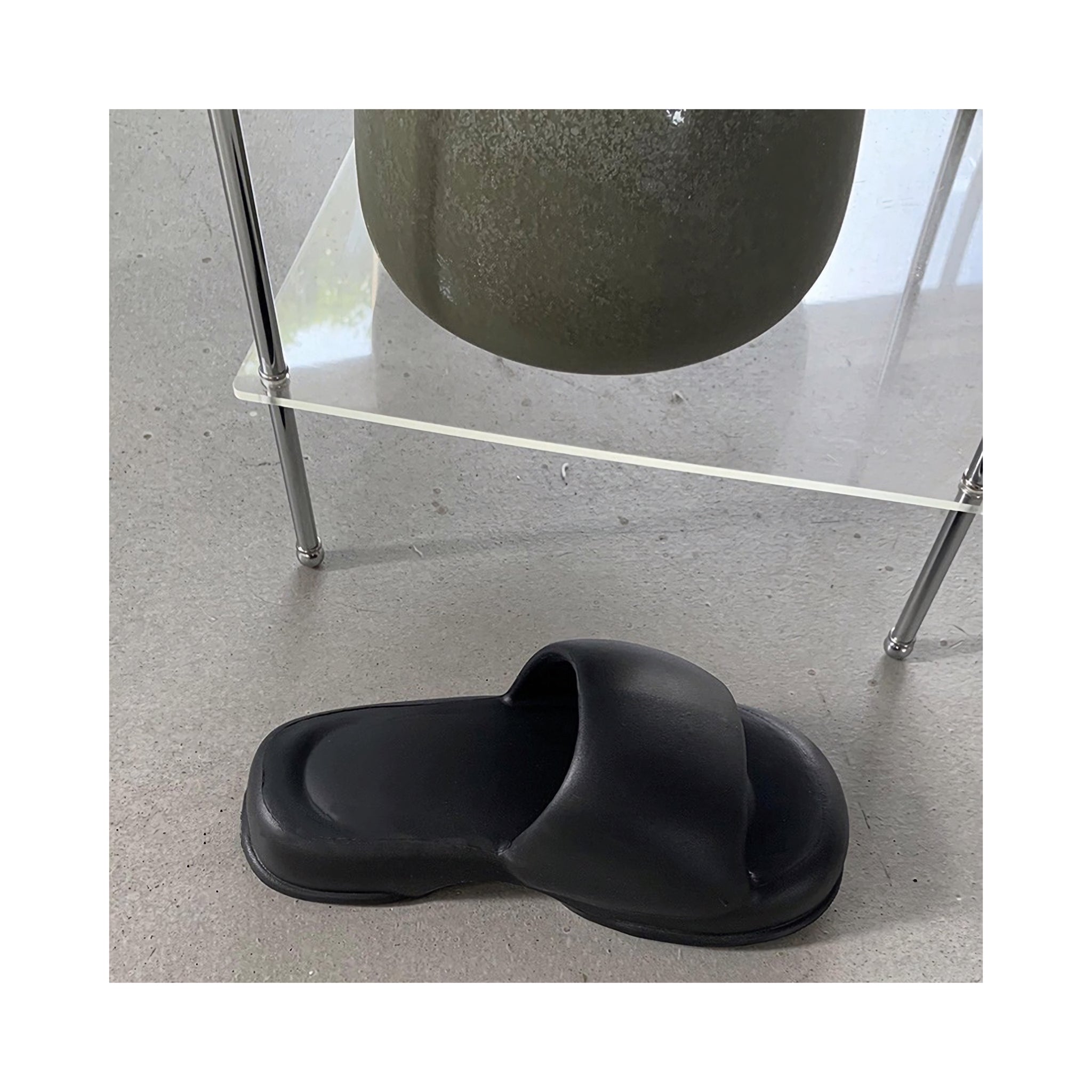 .Volume Sandal