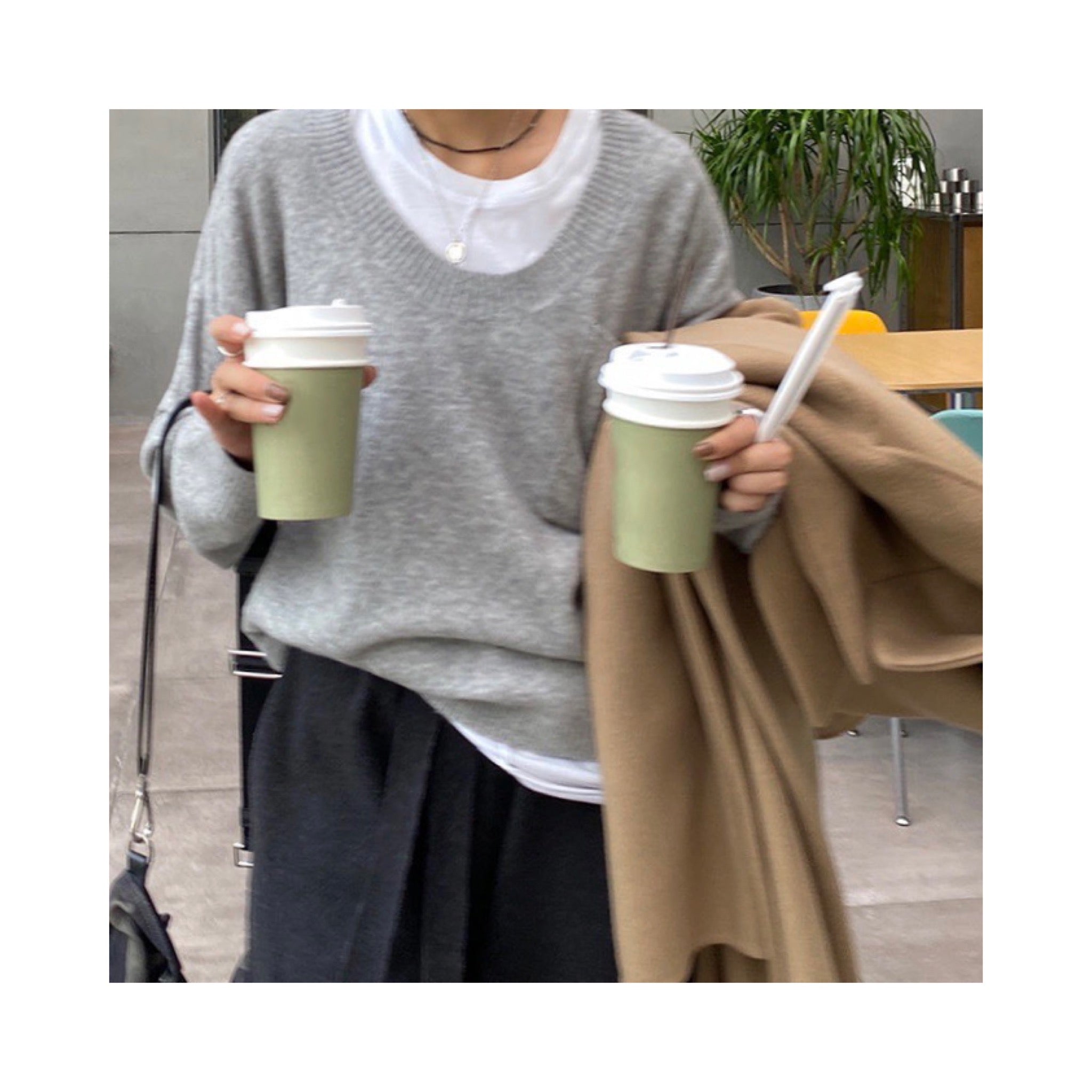 UVneck knit