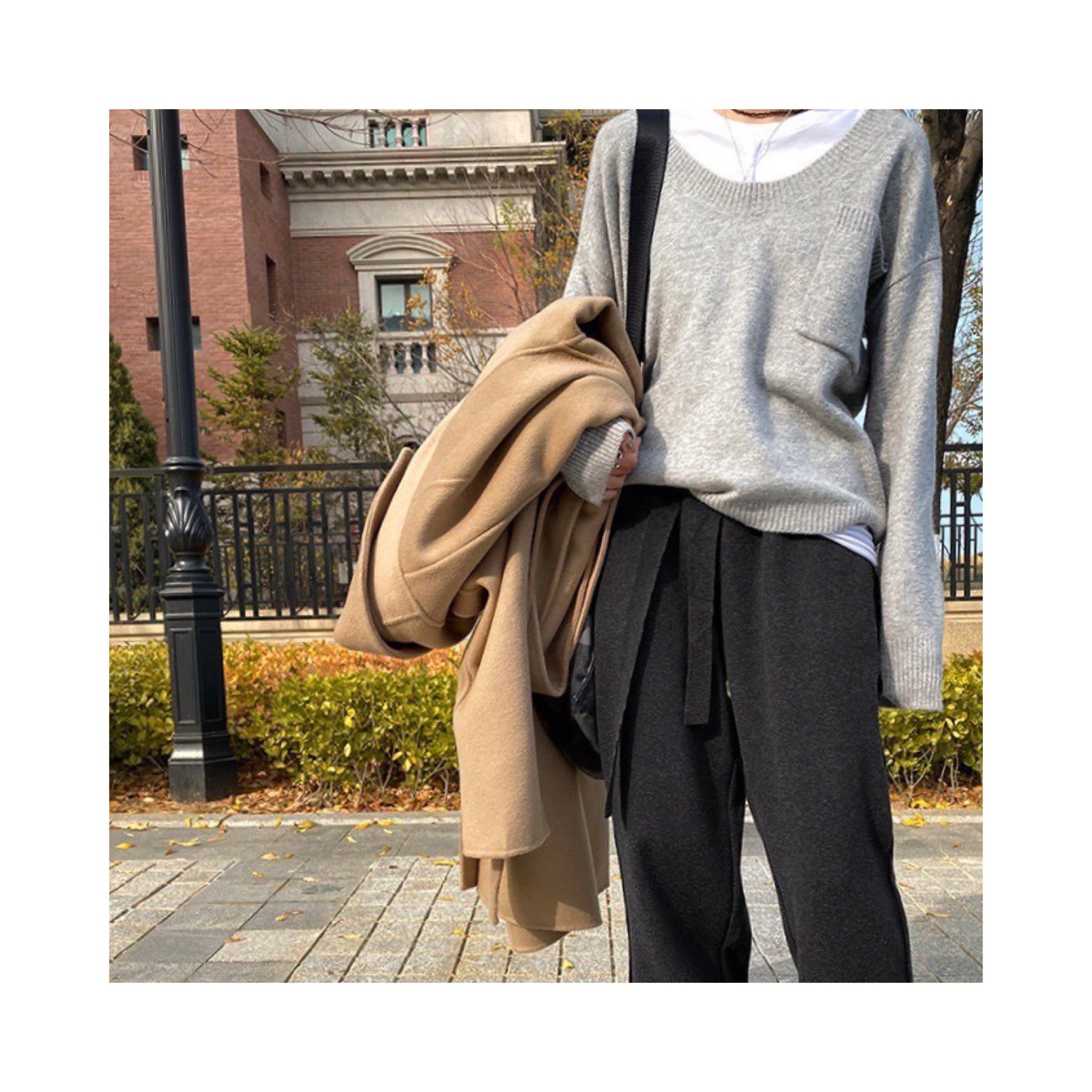 UVneck knit